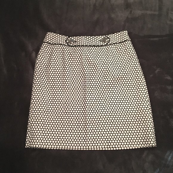Ann Taylor Dresses & Skirts - Ann Taylor Pencil Skirt Off White & Navy Hexagon Pattern (Size: 4P) - NWOT